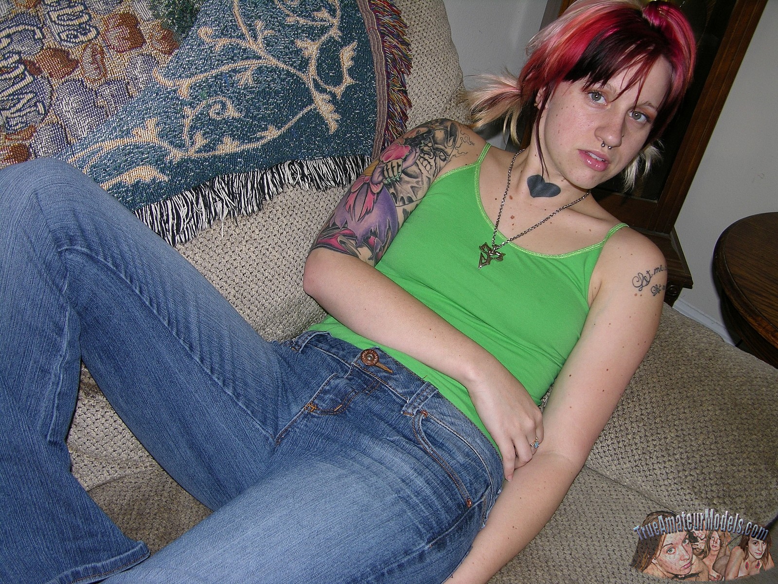 Punk Rock Girl Spreads Her Hairy Amateur Bush